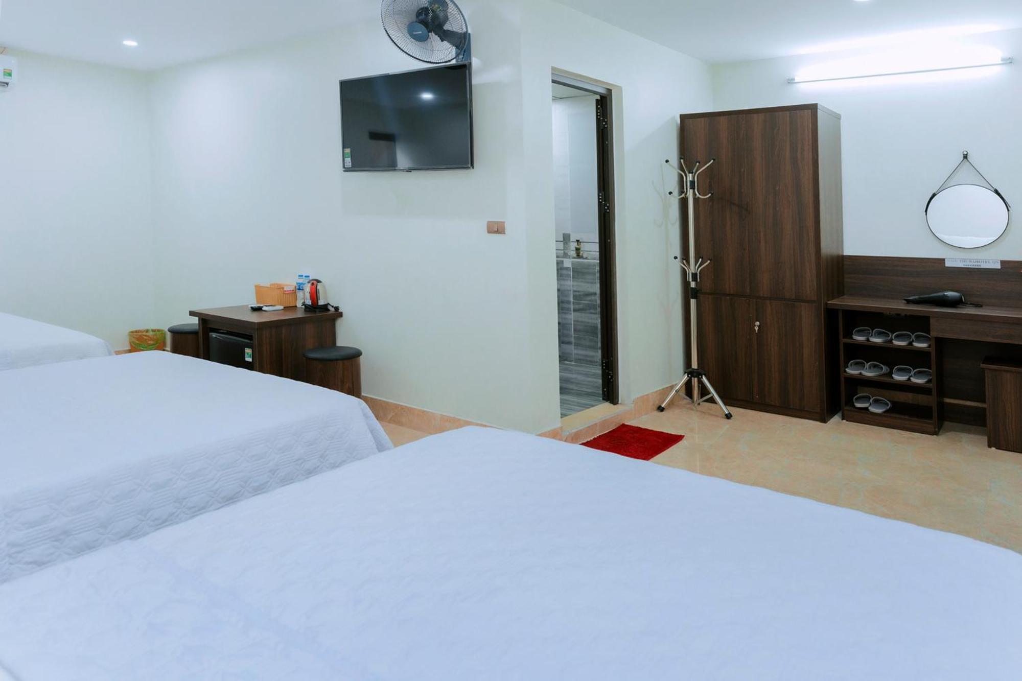 Thu Ha Hotel Uong Bi Exterior photo