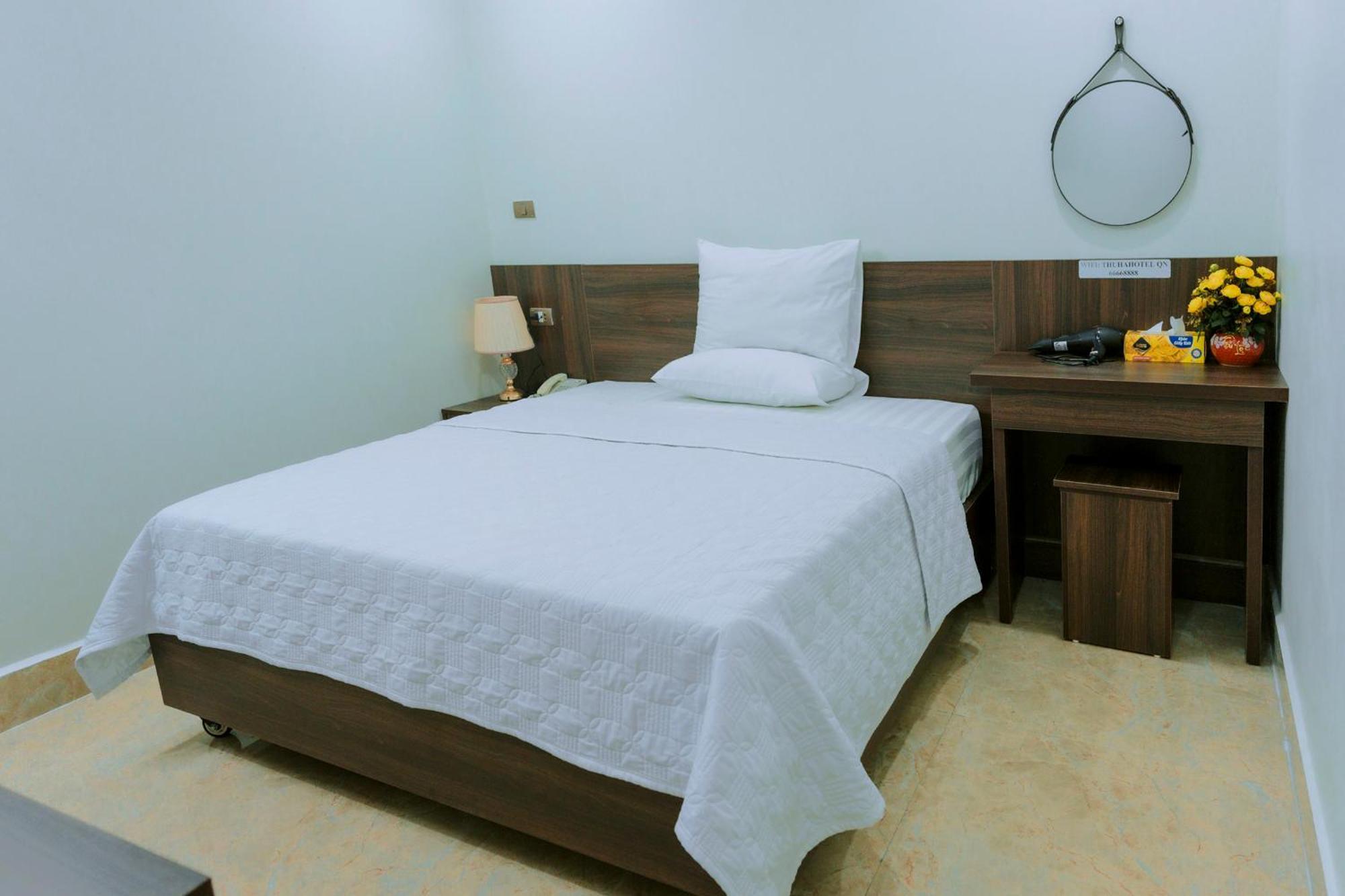 Thu Ha Hotel Uong Bi Exterior photo