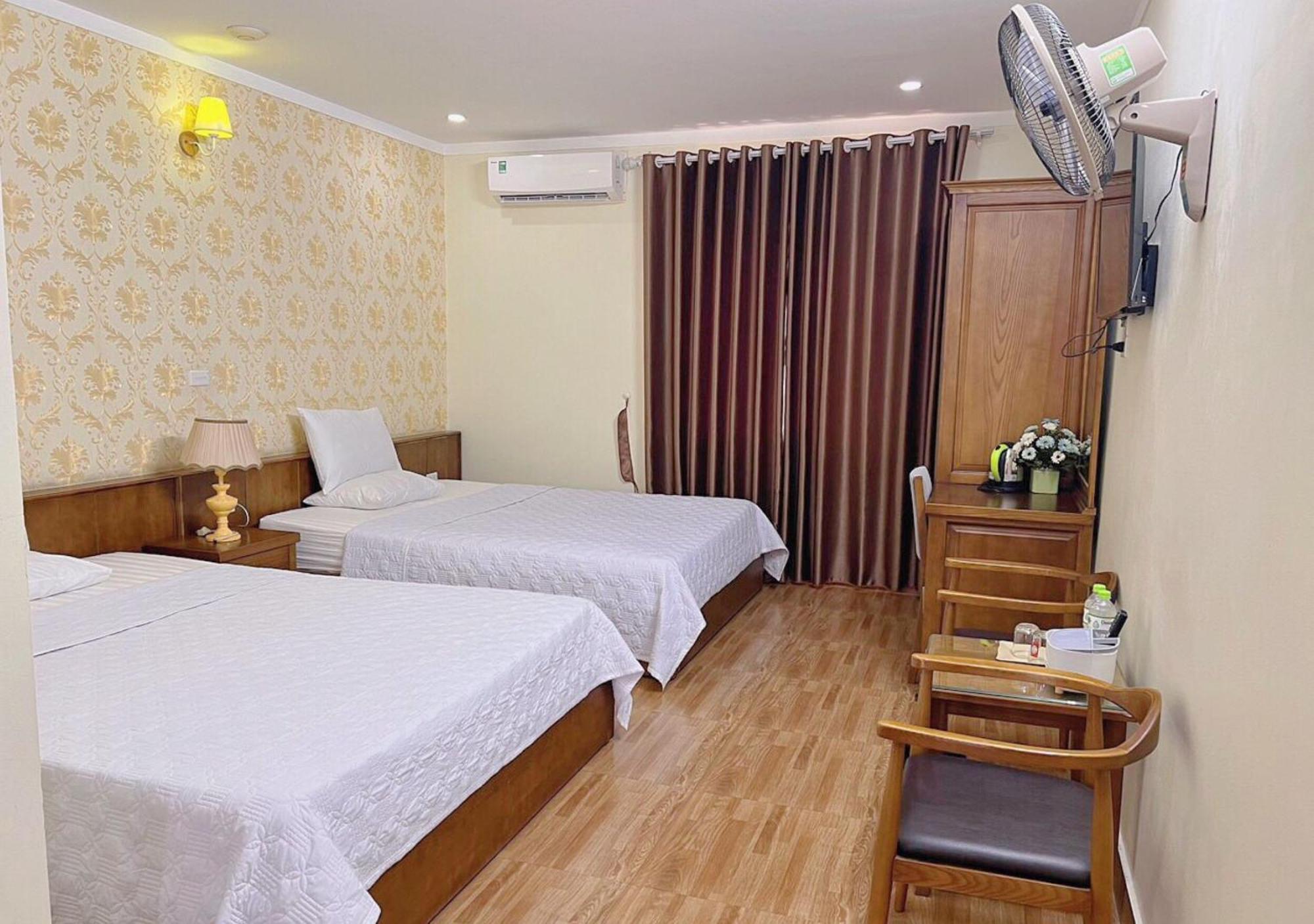Thu Ha Hotel Uong Bi Exterior photo